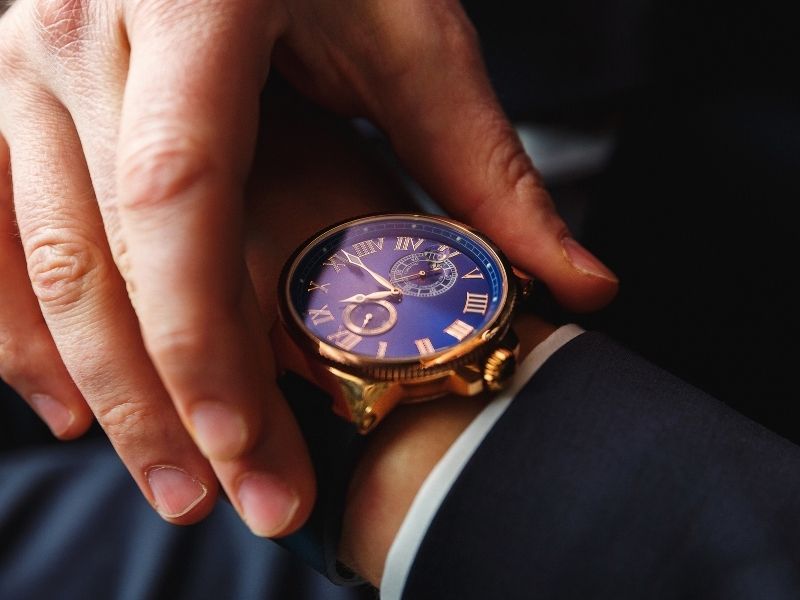 Kelebihan dan Kekurangan Gadai Jam Pegadaian Tangan Pegadaian yang Perlu Diketahui